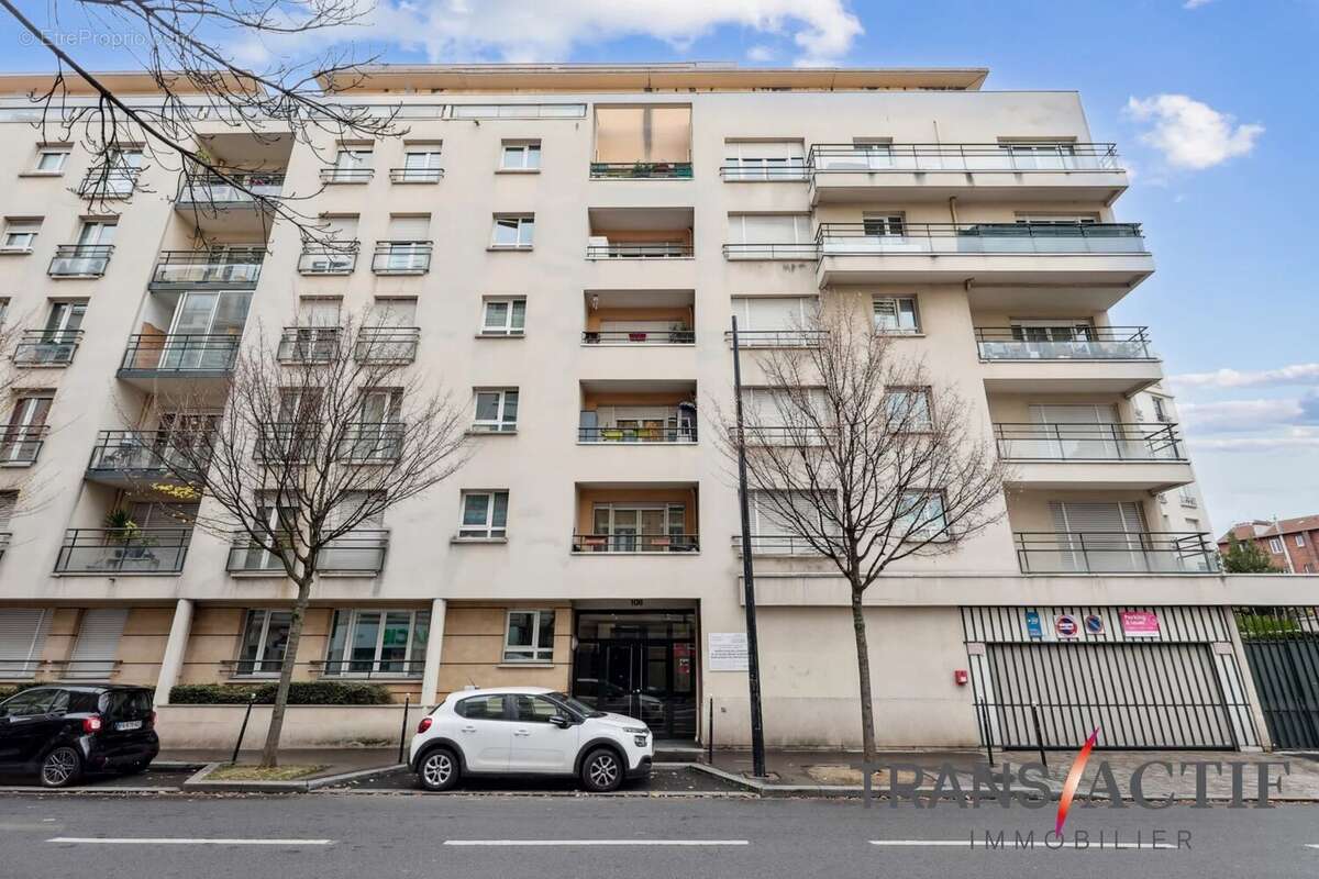 Appartement à COURBEVOIE