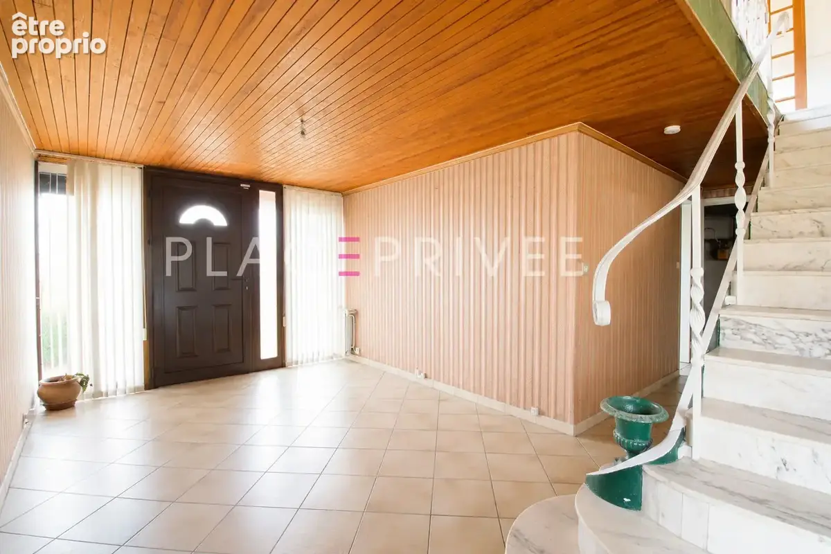 Maison avec garage et jardin - photo 8