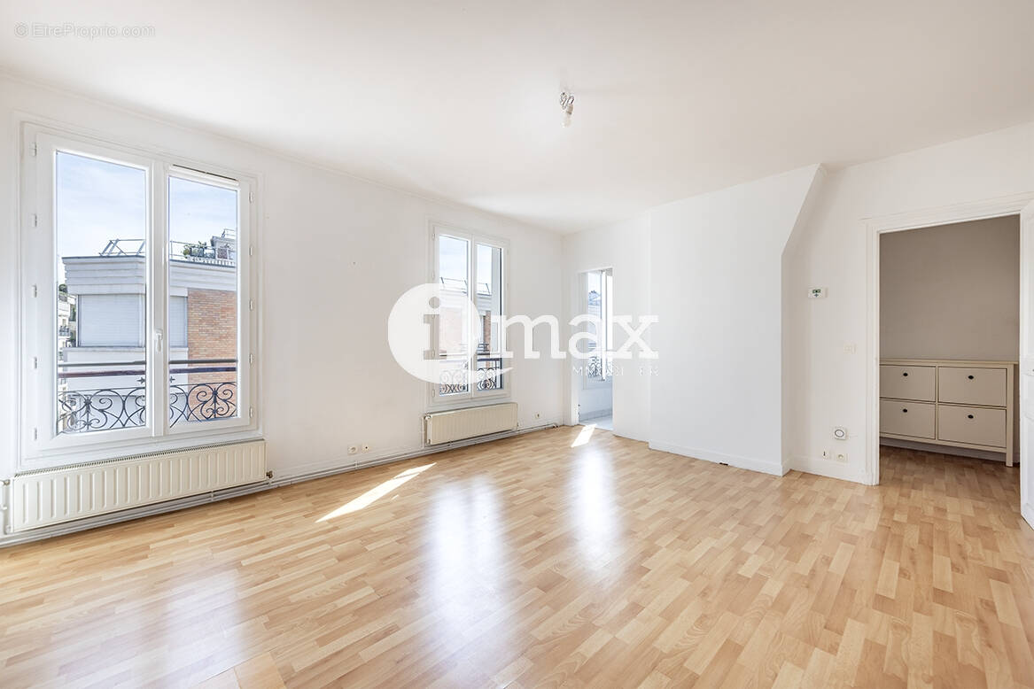 Appartement à LEVALLOIS-PERRET