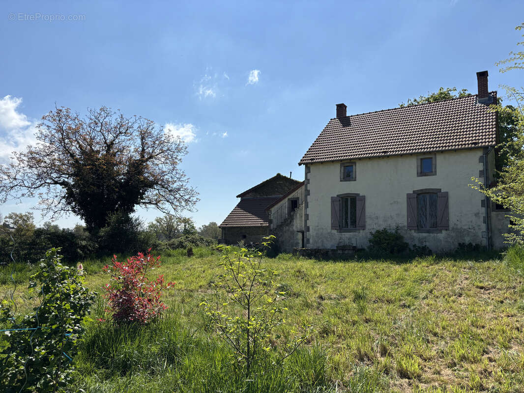 Maison à LOUROUX-DE-BEAUNE