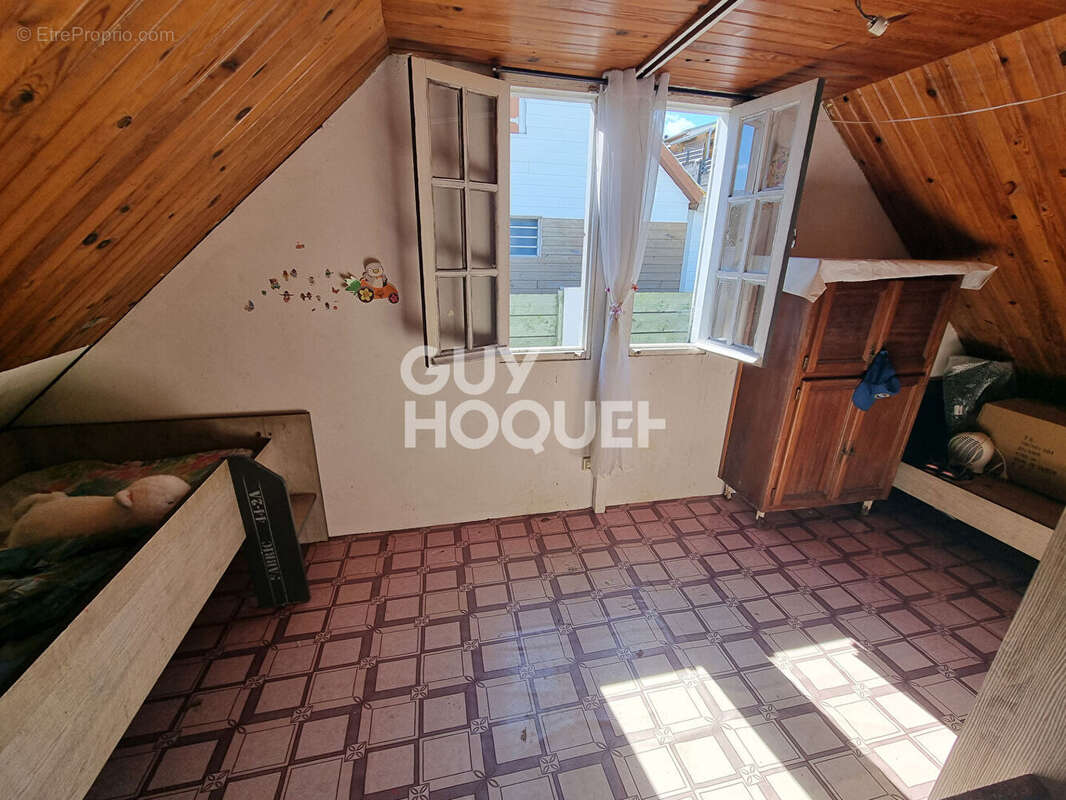 Maison louée 6 pièces - LE TAMPON 12ème - photo 8