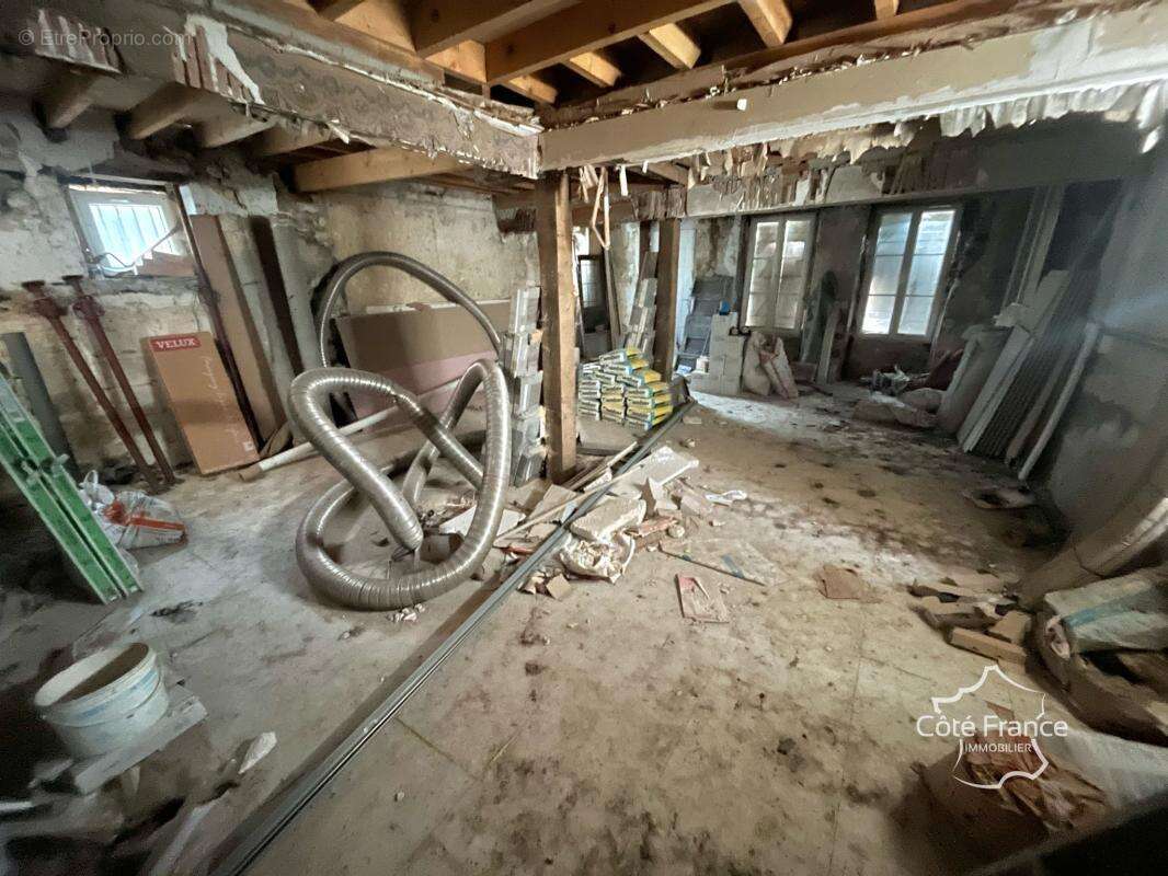 Appartement à BRIENON-SUR-ARMANCON