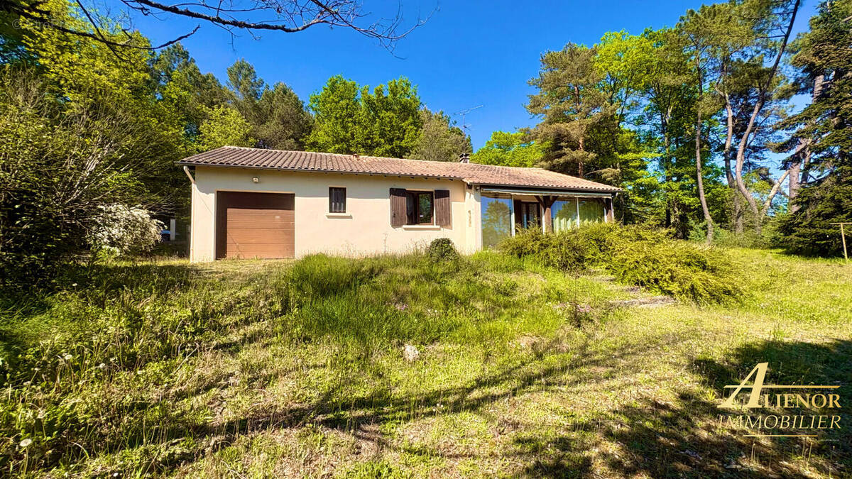 Maison à LA CHAPELLE-GONAGUET