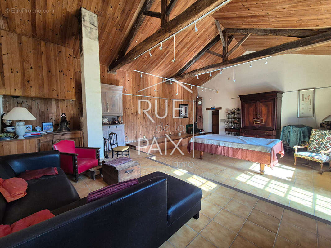 Maison à LES TROIS-MOUTIERS