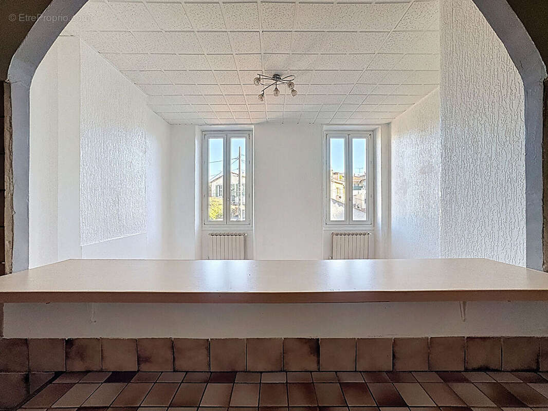 Appartement à MARSEILLE-4E