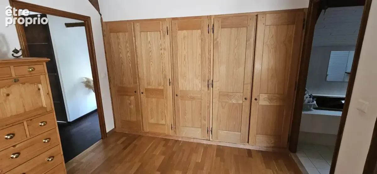 Authentique maison en pierres de 158 m² avec jardin et garage - photo 8