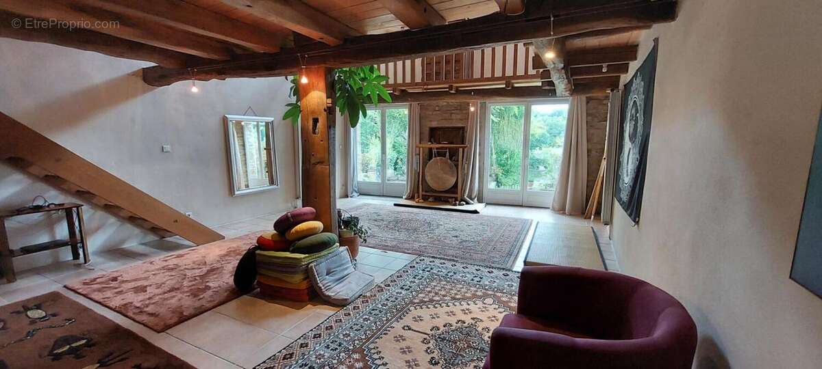 Maison à CONFLANDEY