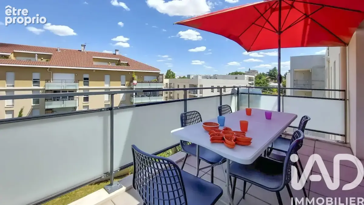 Photo 1 - Appartement à BRON