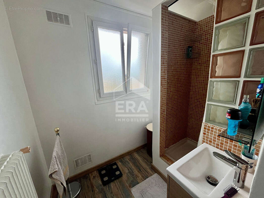 Appartement à LES CLAYES-SOUS-BOIS