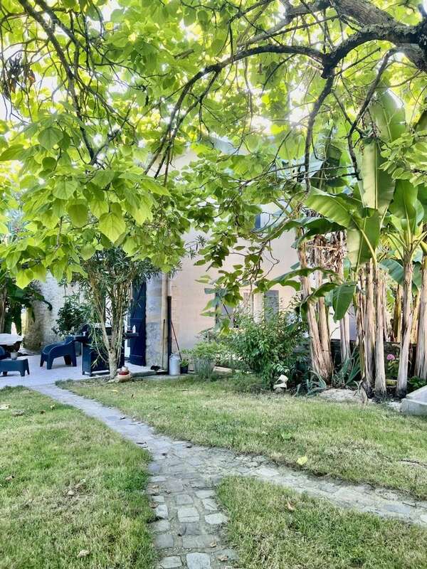 Maison à PAREMPUYRE