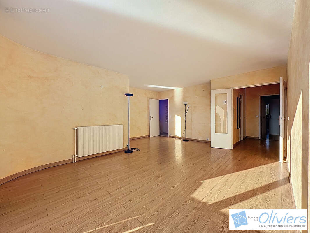 Appartement à MONTIGNY-LE-BRETONNEUX