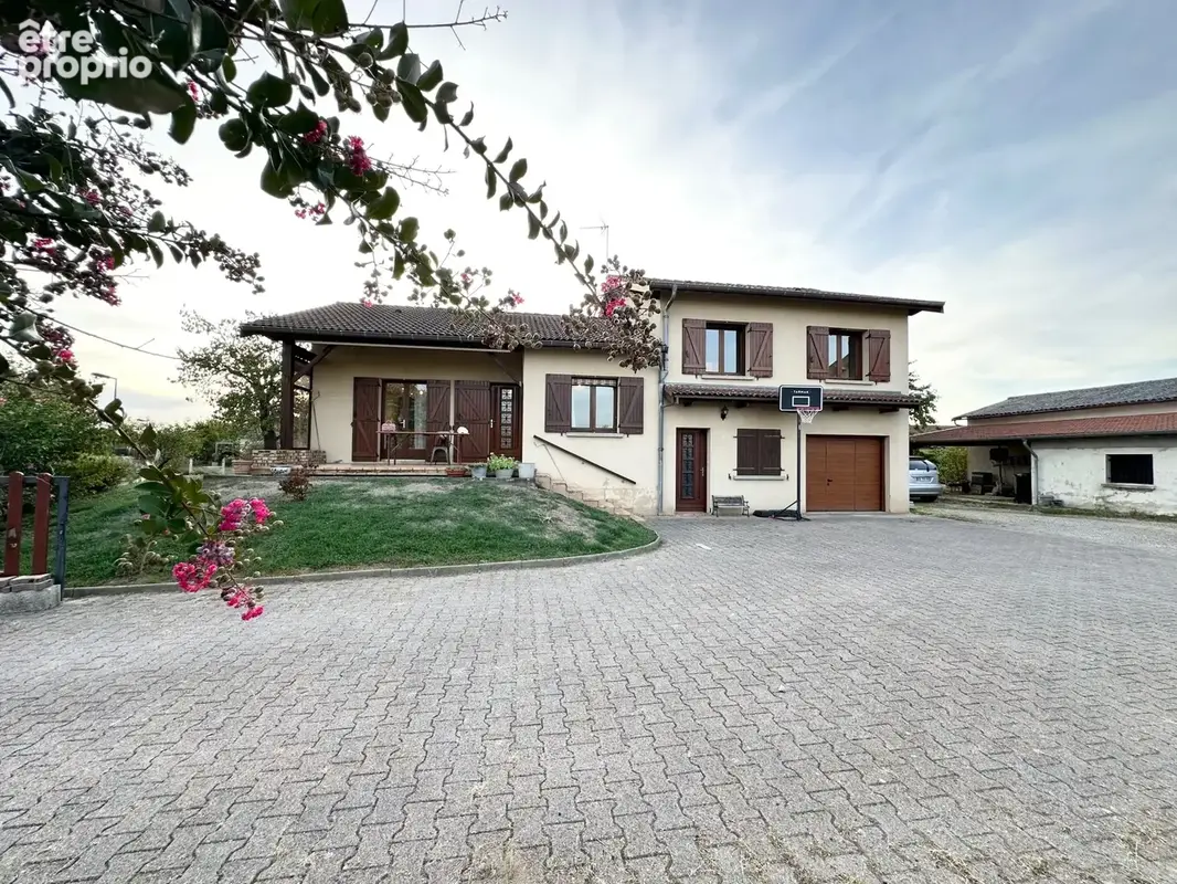 Maison 6 pièces 121 m² à vendre à Attignat (01340) - photo 2