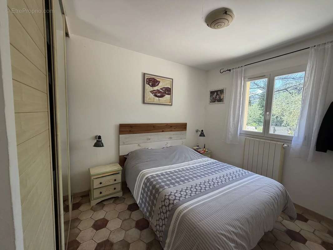 Maison à PEILLE