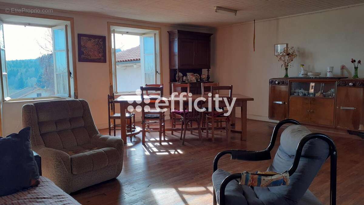 Maison à EGLISOLLES