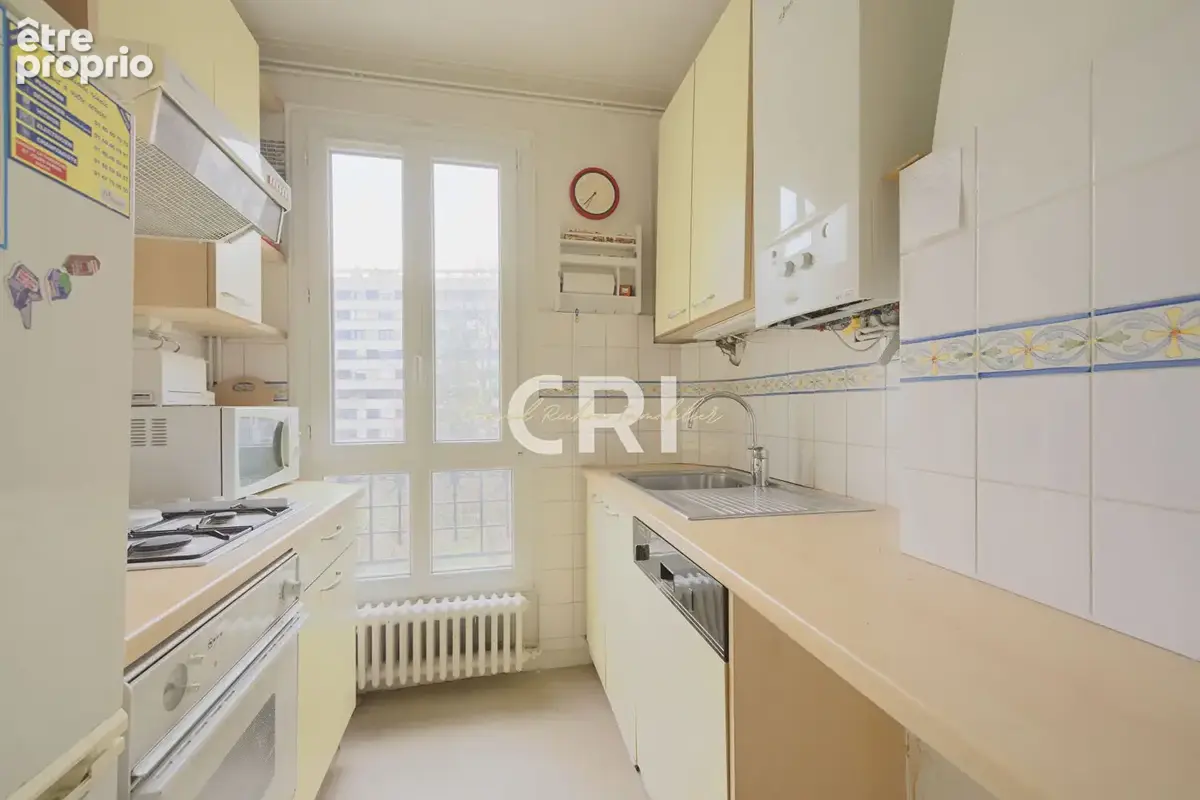 Appartement traversant avec ascenseur métro CONVENTION - photo 8
