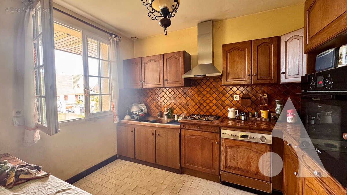 Maison à CREPY-EN-VALOIS