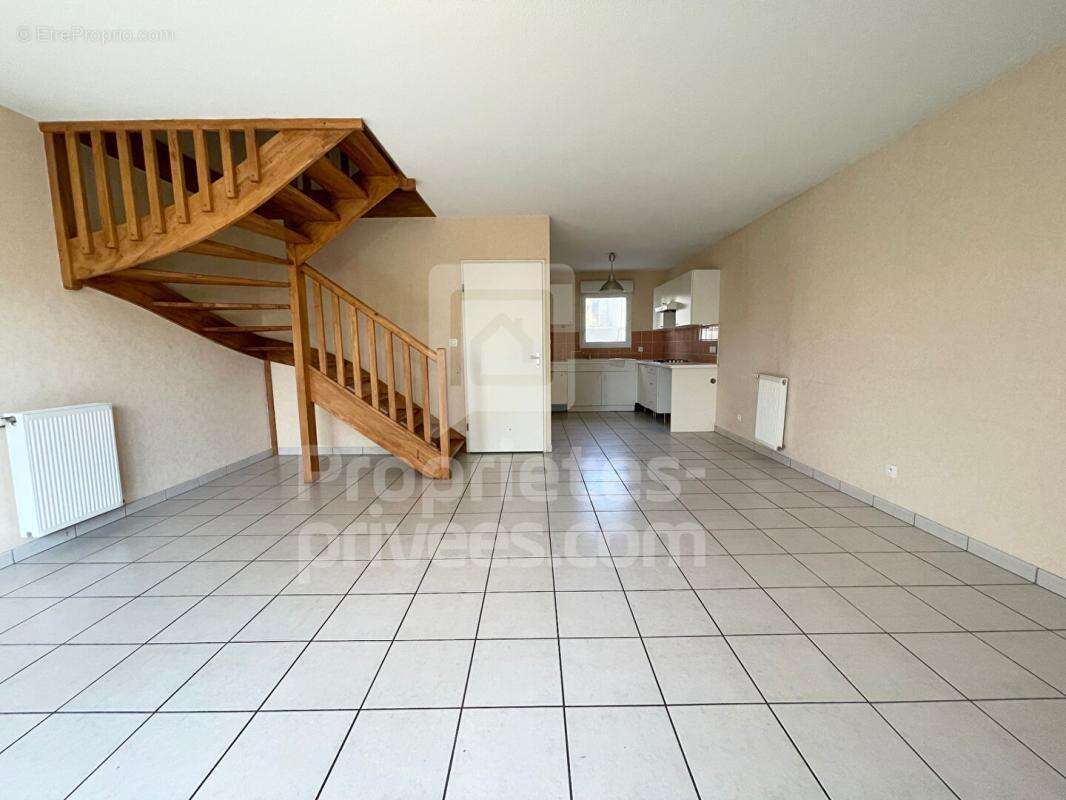 Maison à CASTELGINEST