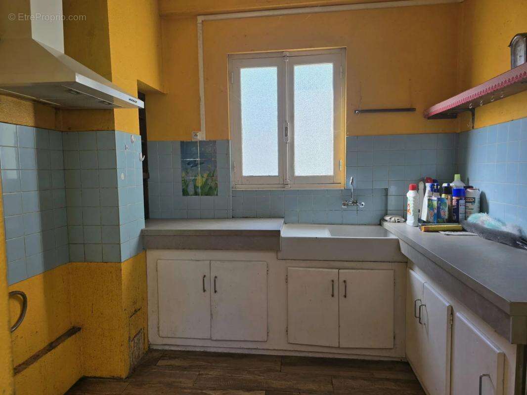 Maison à MONTMOREAU-SAINT-CYBARD