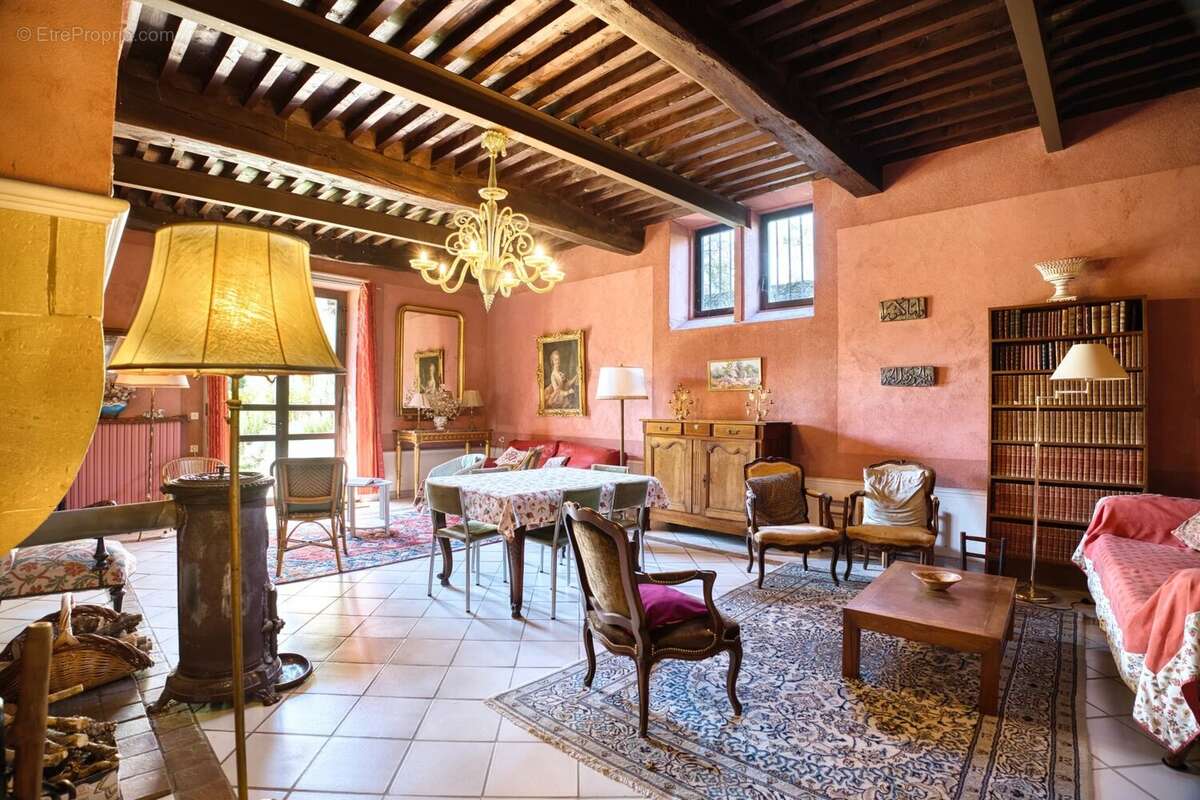 Maison à CHAZAY-D&#039;AZERGUES