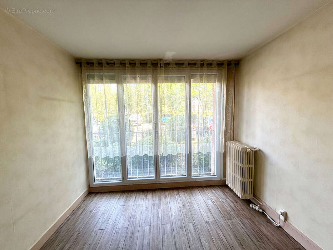 Appartement à SAINT-CYR-L'ECOLE
