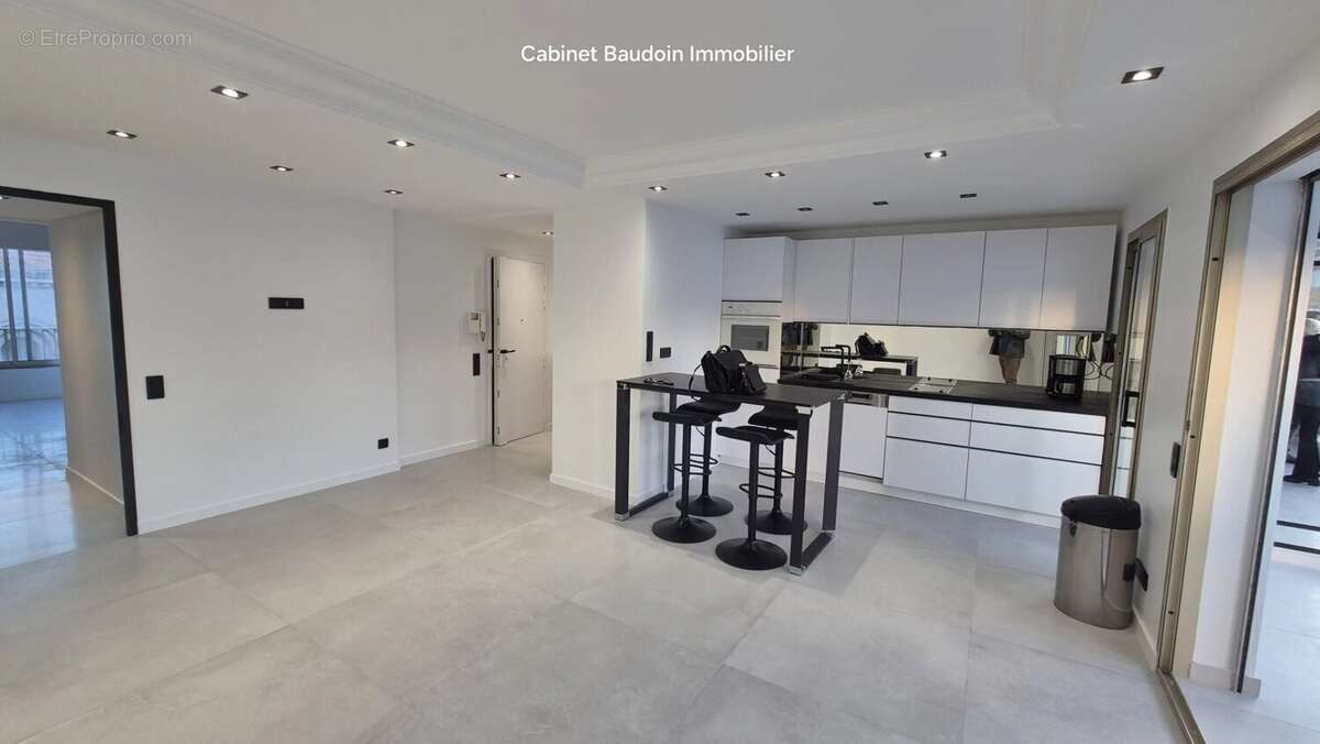 Exclusif CROISETTE ! Spacieux T2 54 m2  VUE MER, face aux ma - photo 5