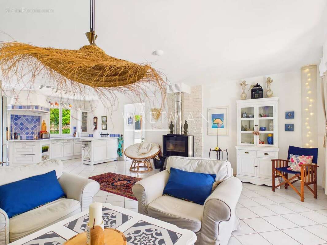Villa bien entretenue avec piscine et vue dégagée - Le Luc - photo 4