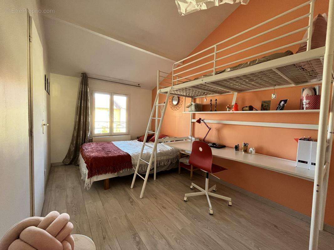 Maison à LA VERPILLIERE