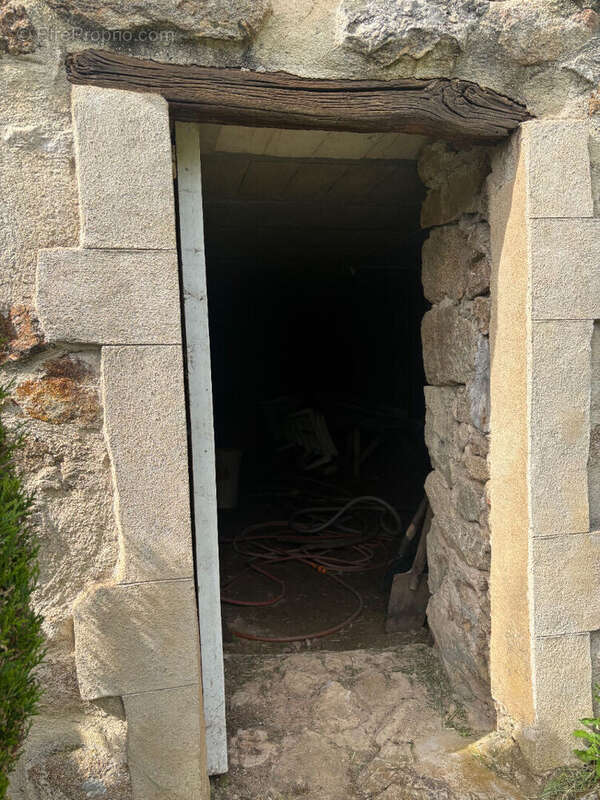 Maison à COLOMBIER-LE-JEUNE