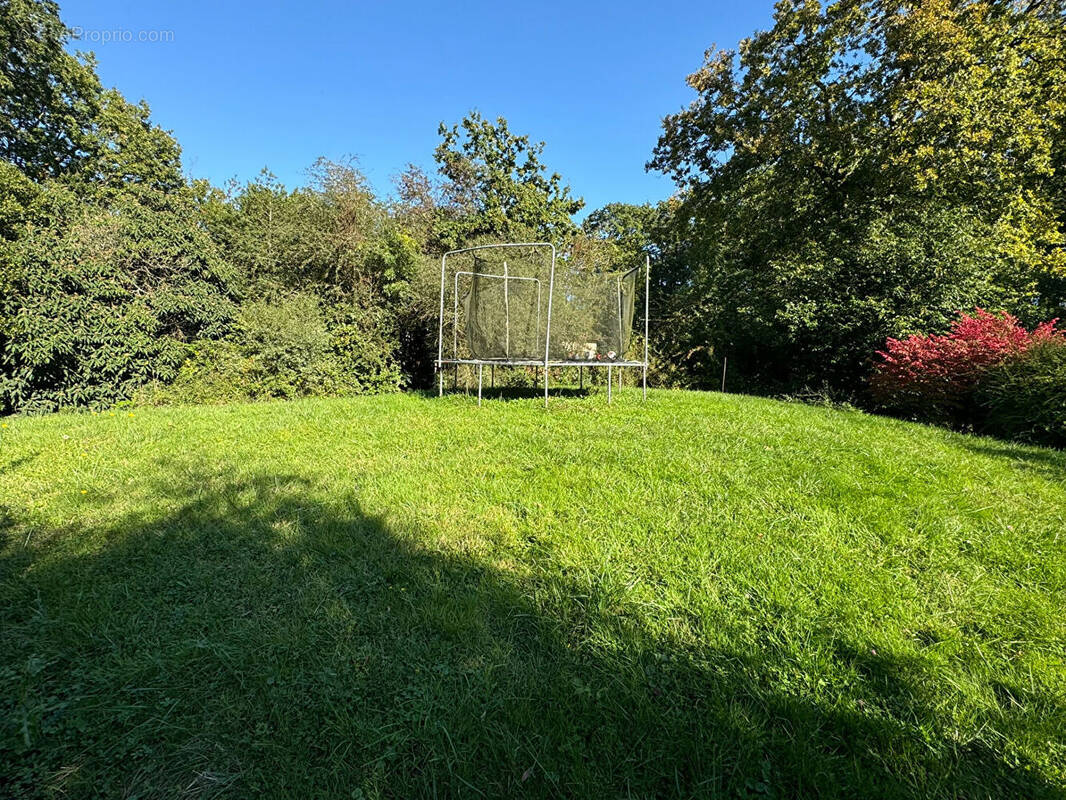 Terrain à FEUCHEROLLES