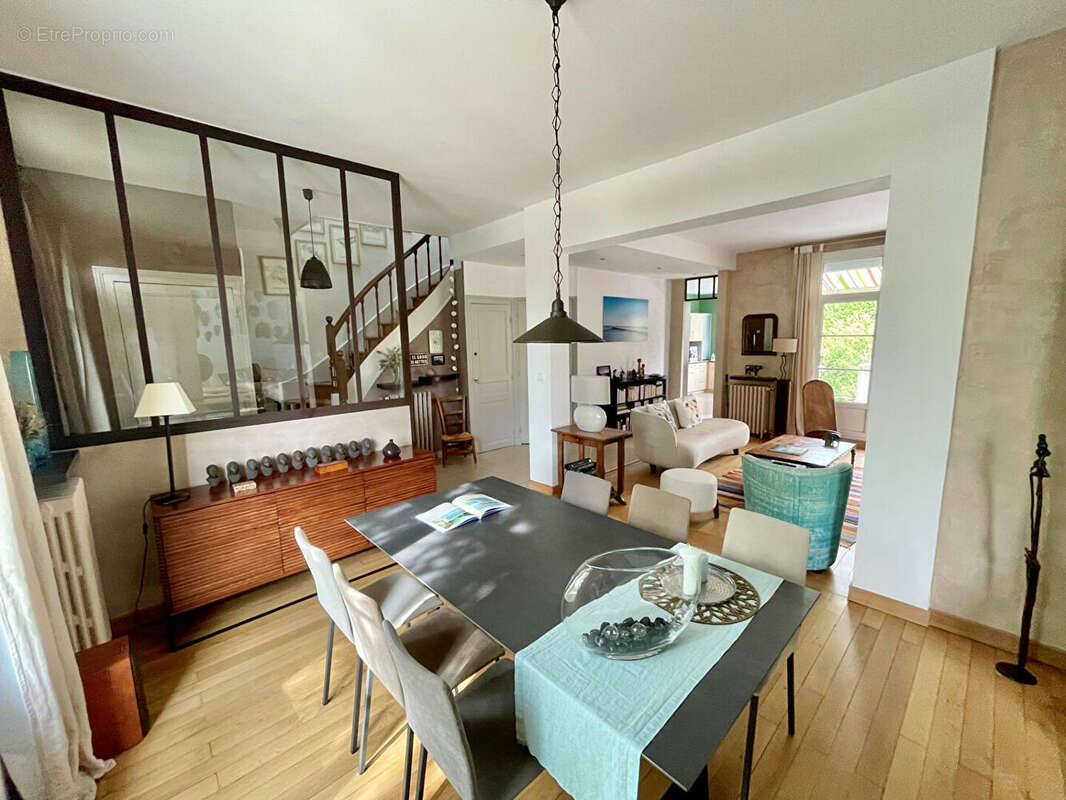 Maison à SAINT-CYR-SUR-LOIRE