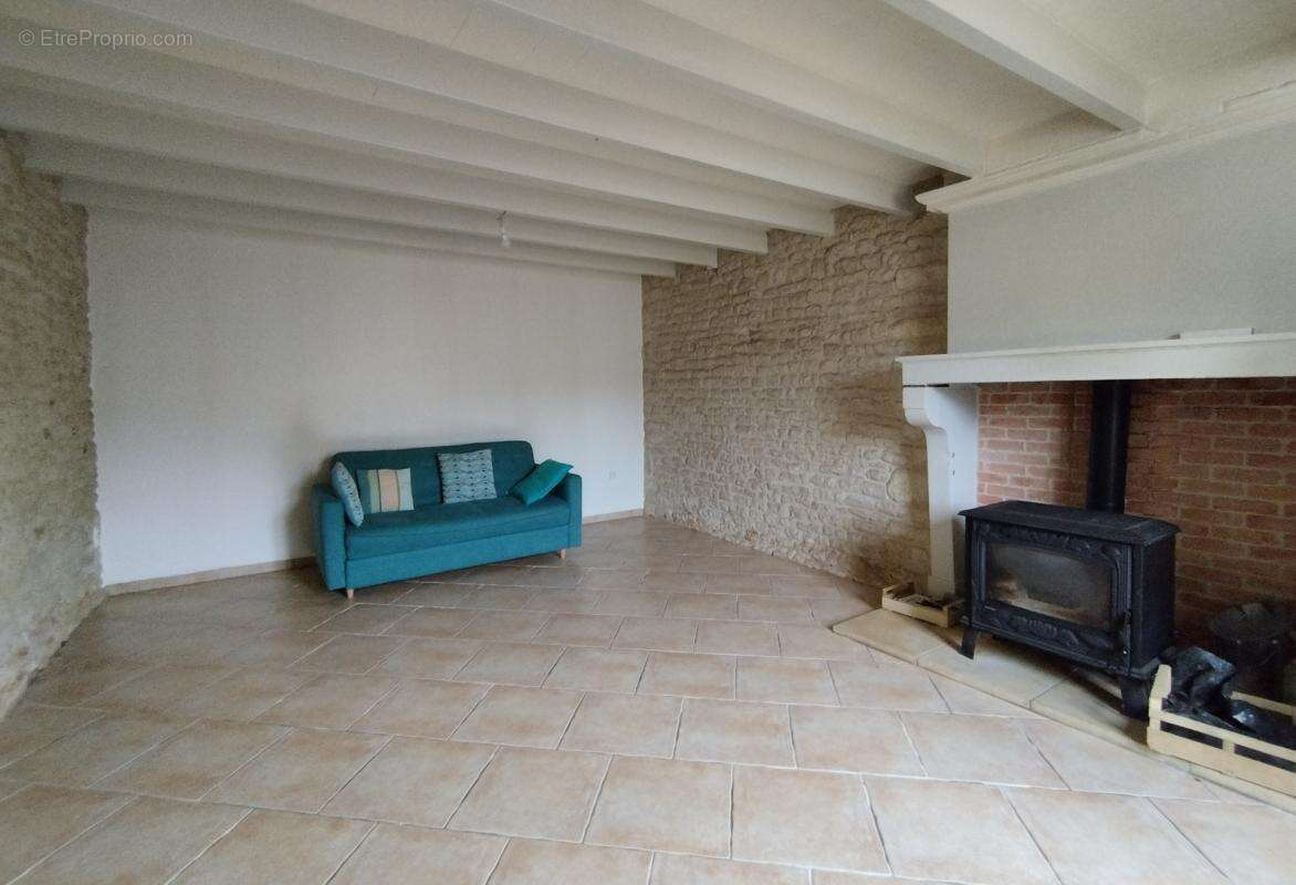 CHARENTE/AIGRE. Maison en pierre rénovée, 3 chambres(poss 4) avec jardin clos 1169 m² (gite ou chambres d'hôtes) - photo 14