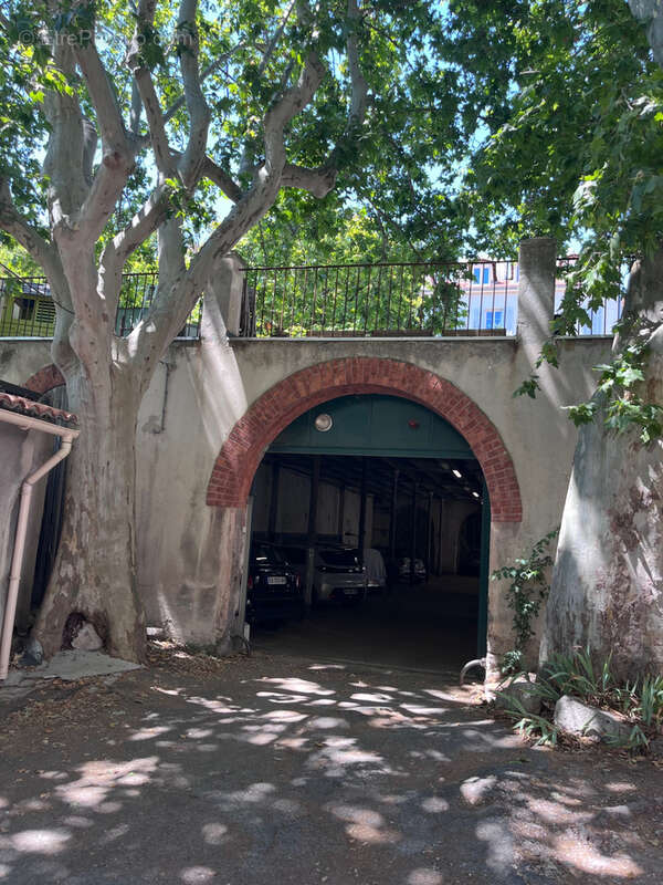 Parking à AIX-EN-PROVENCE