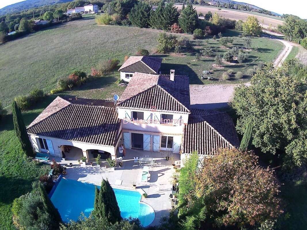 Maison 200 m² à Itzac  - photo 2