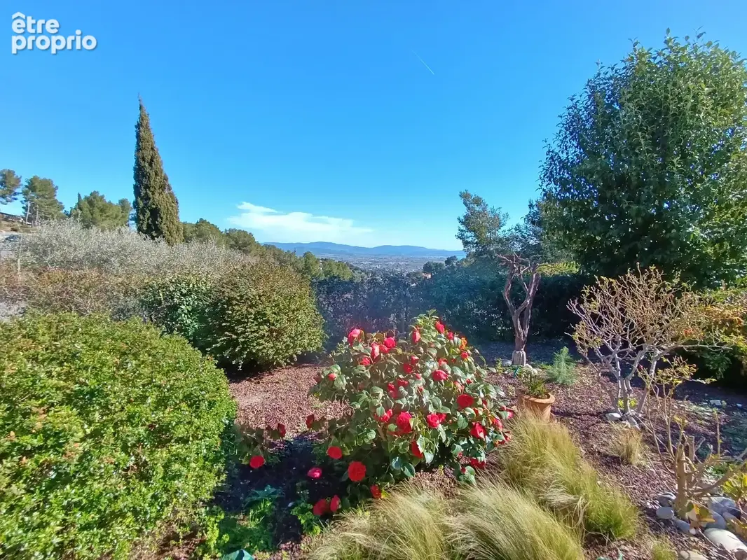 Villa vue degagee - mer - secteur prise - hyeres - piscine - lumineuse - photo 12
