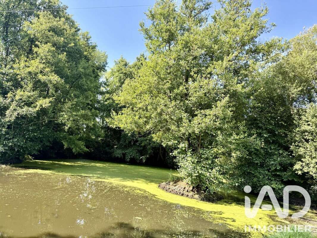 Maison 130 m² à Saint-Gilles-Les-Bois  - photo 3