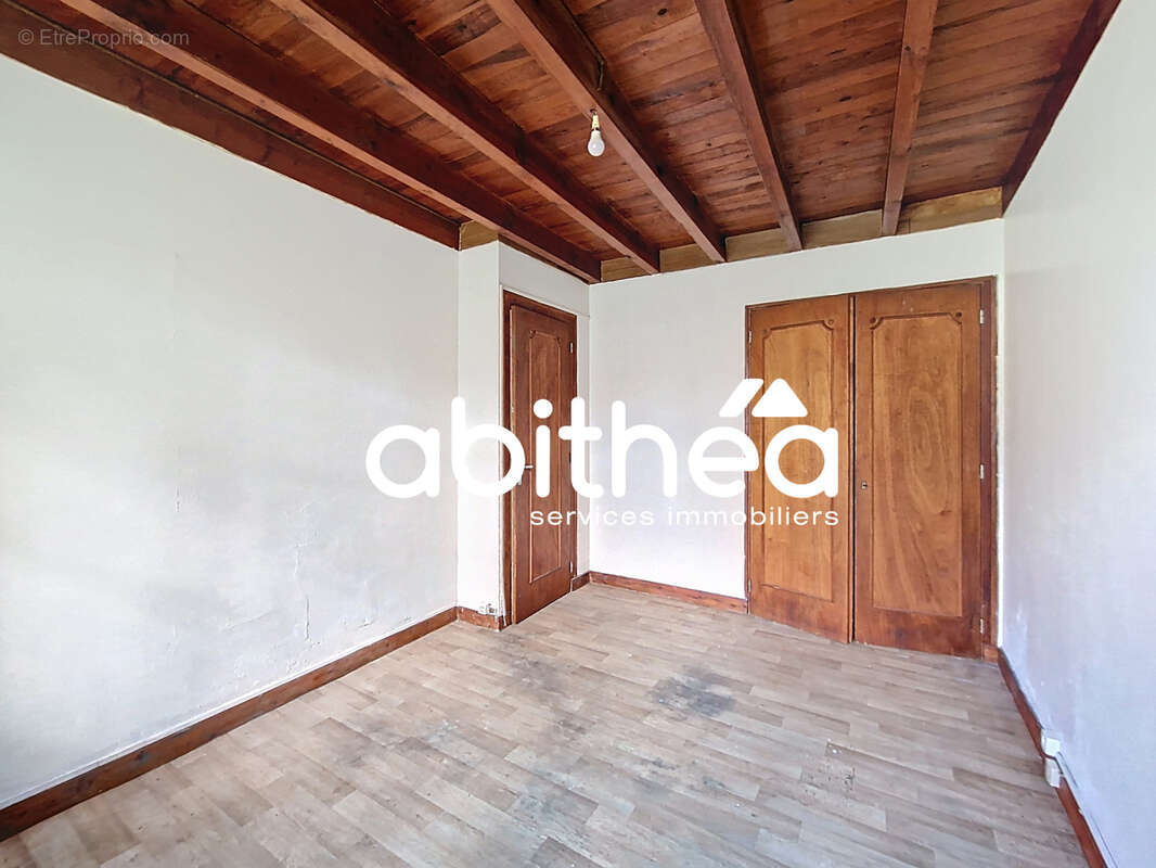 Maison à SAINT-SIMON-DE-PELLOUAILLE