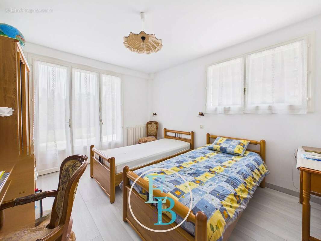 MAISON - T7 - 220m2 - photo 8
