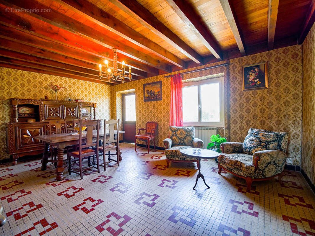 Maison à EUGENIE-LES-BAINS