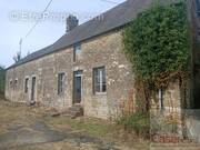 Maison à SAINT-GEORGES-DE-REINTEMBAULT