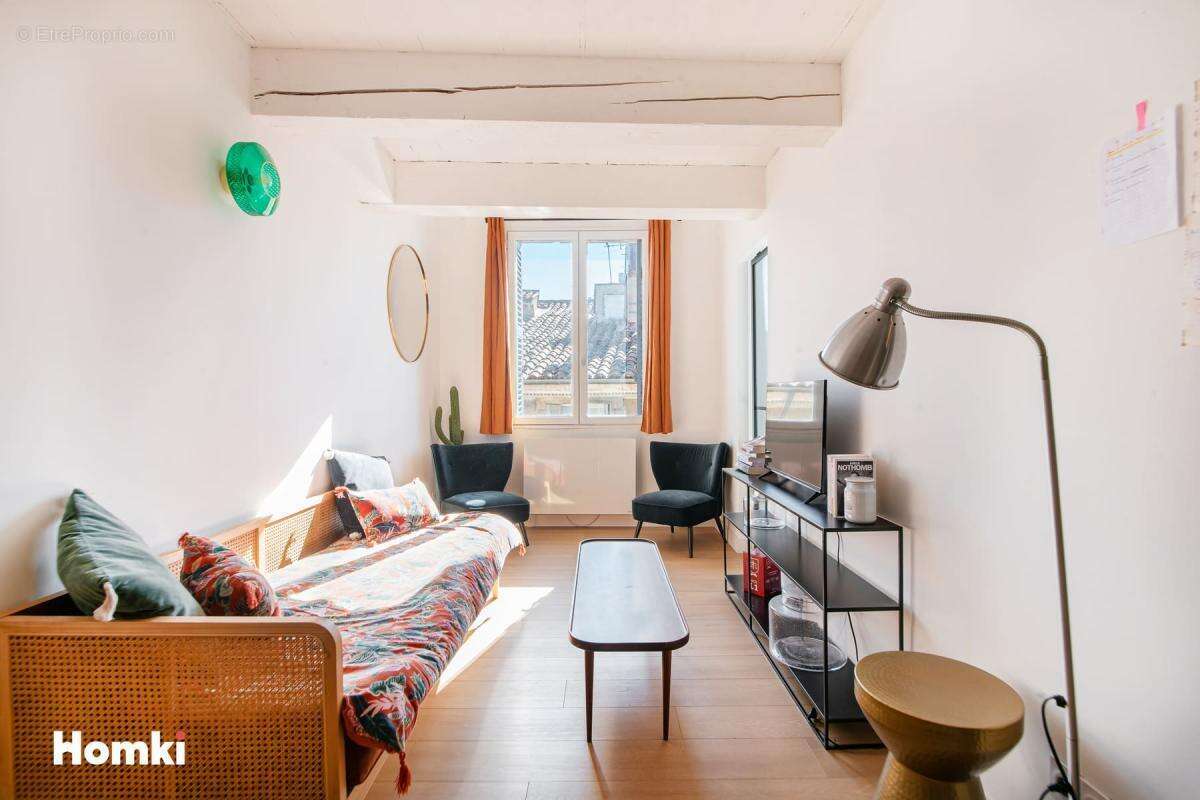 Appartement T2 de 36 m2 à Aix-en-Provence 13100, Rue Bédarrides - photo 3