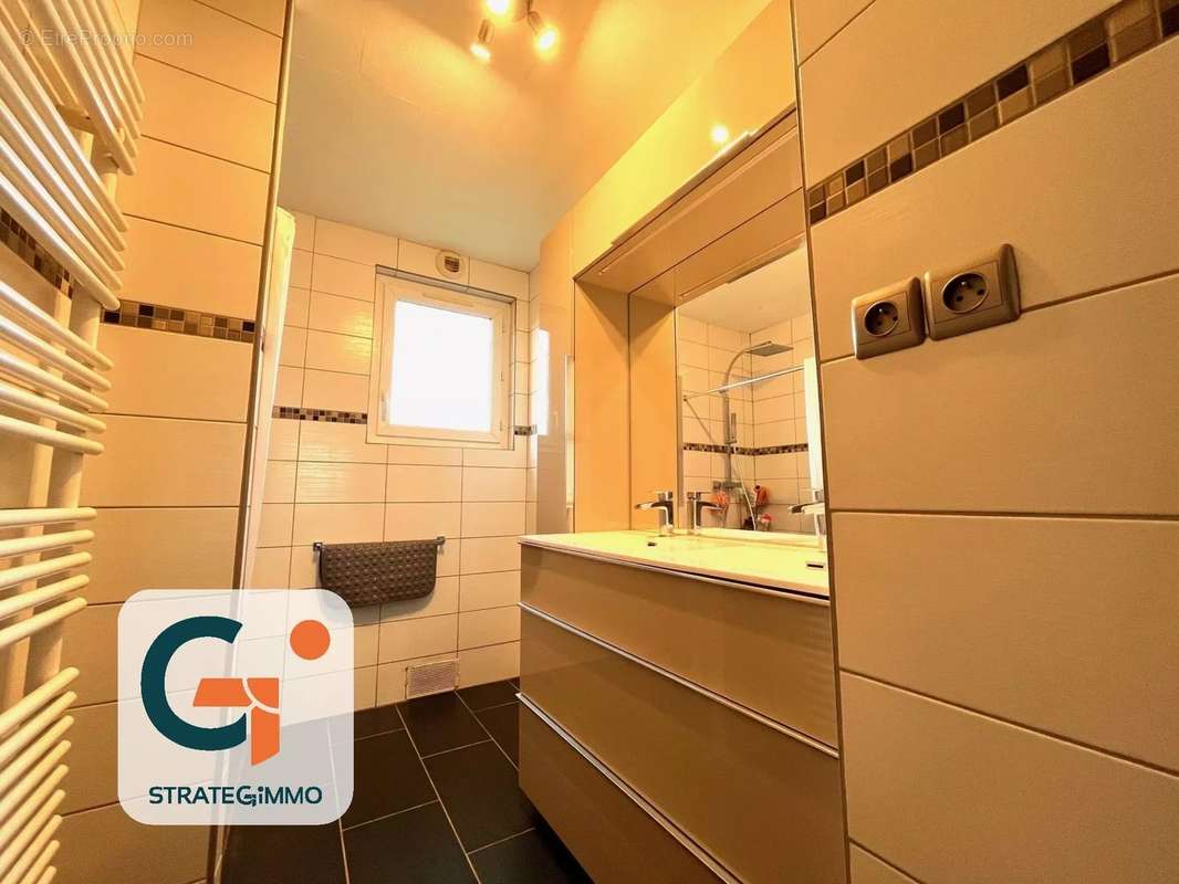 Maison à SAINT-ETIENNE-DU-ROUVRAY