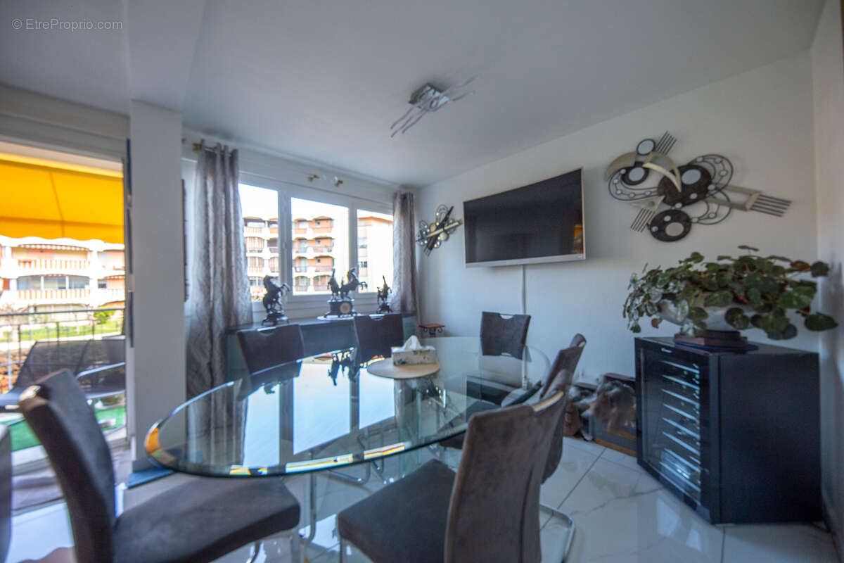 Appartement à MANDELIEU-LA-NAPOULE