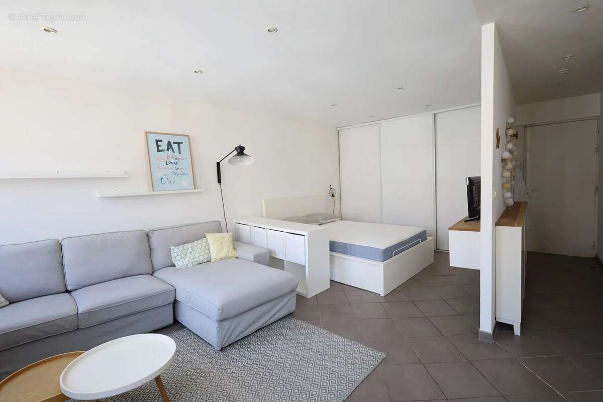 Appartement à MARSEILLE-1E