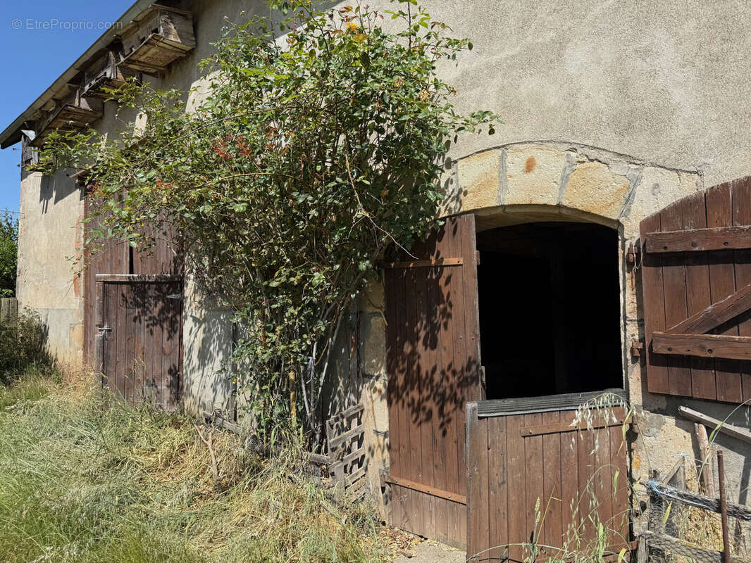 Maison à SAINT-JULIEN-LA-GENESTE