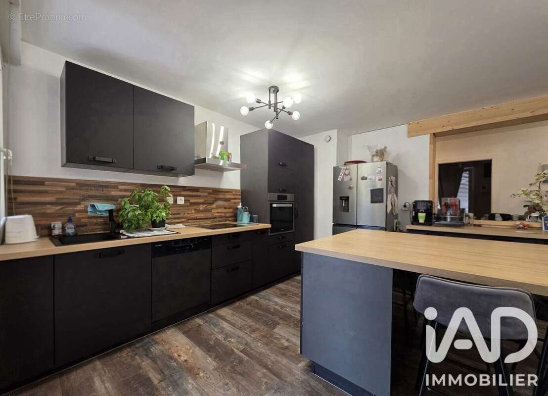 Appartement 95 m² à Rosbruck  - photo 3