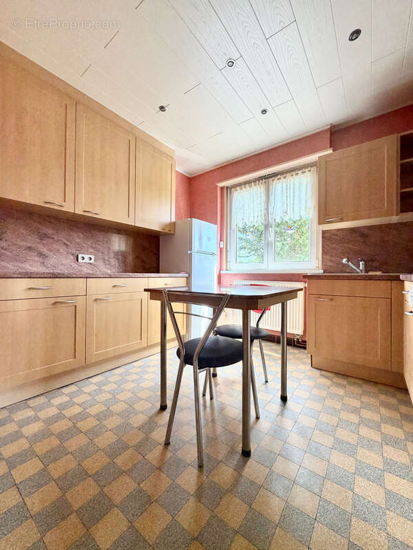 Maison 5 pièces de 90 m2 sur 4,24 ares - photo 4
