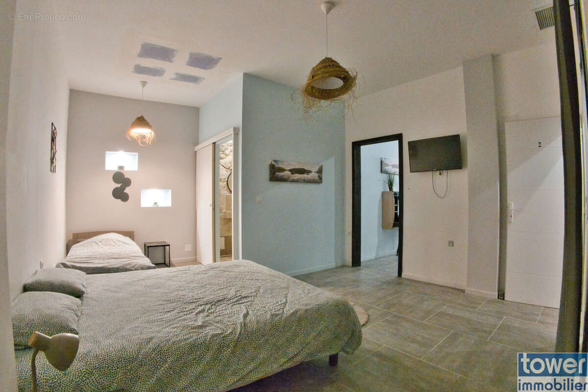 Maison en pierre intégralement restaurée - 166 m2 - 5 pièces + soub. aménagé 162 m2 - Jardinet + Terrasse - photo 33