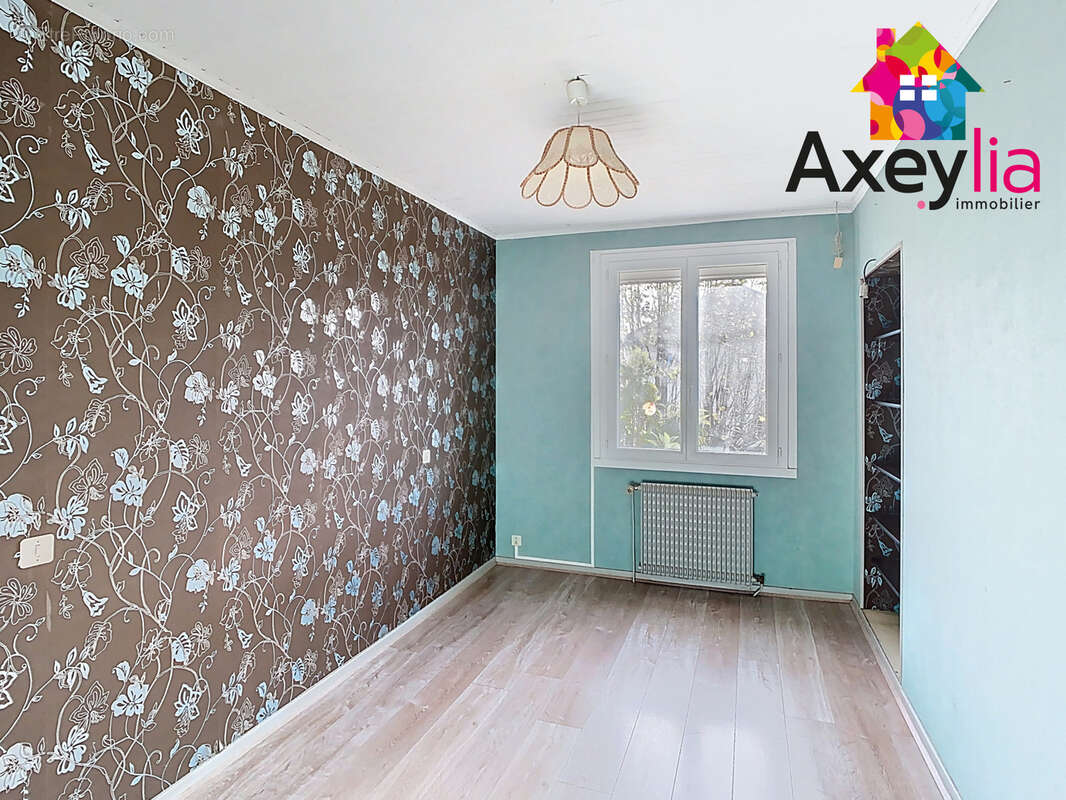 Maison à SAINT-ROMAIN-LA-MOTTE