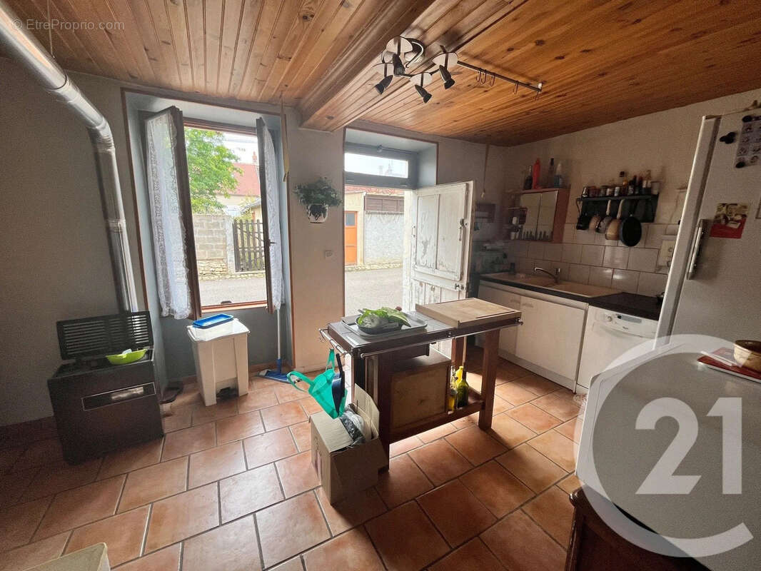 Maison à ENTRAINS-SUR-NOHAIN