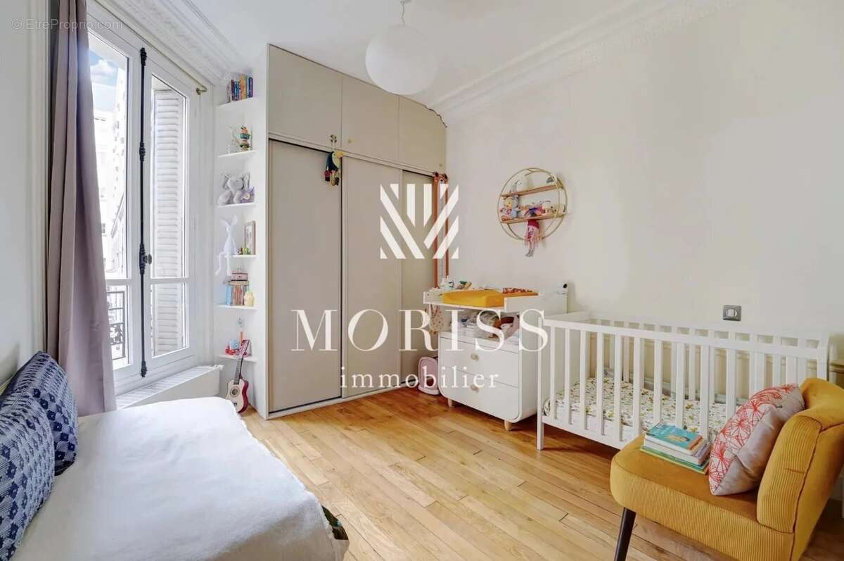 Appartement à PARIS-17E